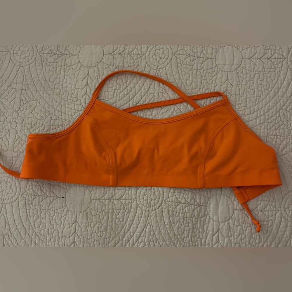 Workout bra, Under Armour, You can tighten it as much as you want, Color: Coral.